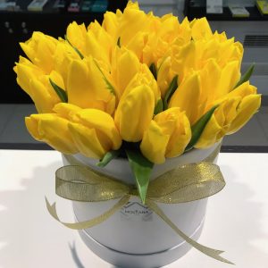 Композиция "Yellow Tulip Box"
