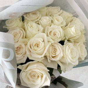 Букет "19 white roses"
