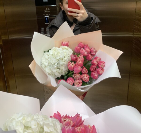 Букет "Gortensia and Columbus tulips"